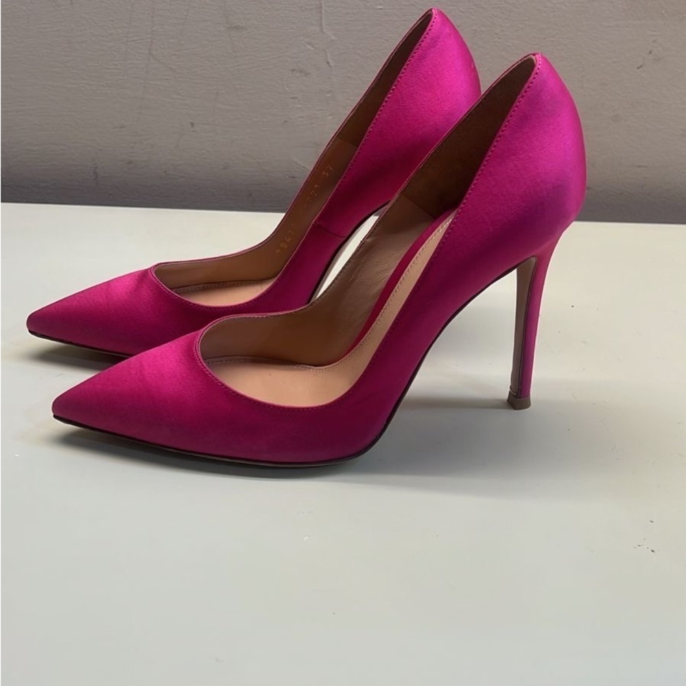Gianvito Rossi Pink Stiletto Heels - Picture 4 of 10